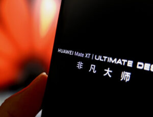 Huawei Mate XT, Dünyanın Birinci Üçe Katlanabilir Telefonu Olarak Geliyor