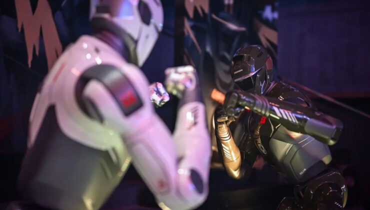 EngineAI robotları ringe indi! Çin’de gelecekten gelen şov!