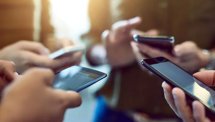 Akıllı telefonlarda eskiye dönüş başlıyor! Yıllar evvelki özellikler geri geliyor