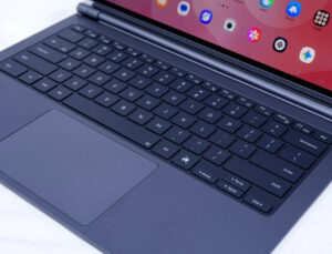 Samsung’un ultra kıymetli tablet klavyesi satışta