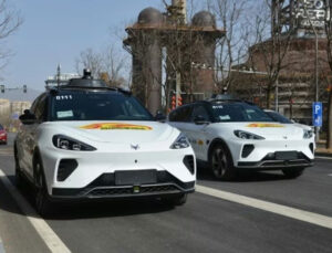 Çin’de Yapay Zeka çöktü: Robotaksiler yolları kilitledi