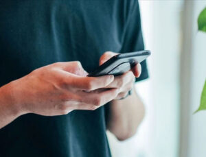 Telefonunuzdaki bilinmeyen casus: FBI milyonlarca sefer indirilen uygulamalar için uyardı