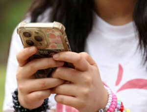 YouTube Türkiye 15 yaş altı toplumsal medya yasağına yansılı