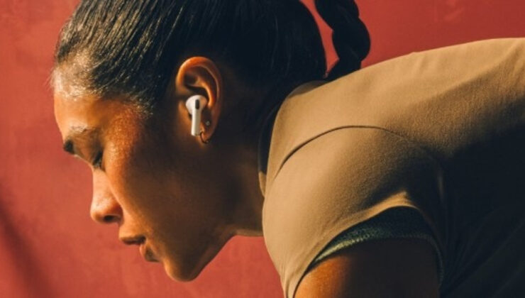 AirPods Ultra özellikleri sızdırıldı: Kameralı AirPods ve yeni Siri geliyor