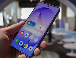 Galaxy S26 satışları Galaxy S25’i geride bıraktı
