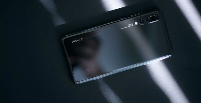 Huawei Nova 16 Dizaynları Sızdı: Kamera Modülü Büsbütün Yenileniyor