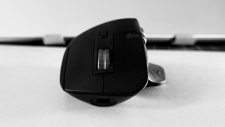 Logitech’in yeni katlanabilir faresi Mobi Fold tanıtıldı