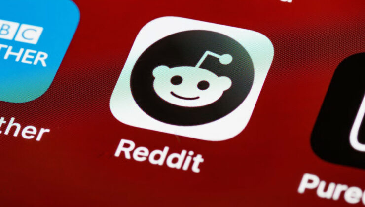 Reddit, yapay zeka moderasyon araçlarıyla karma puanını geri plana alıyor